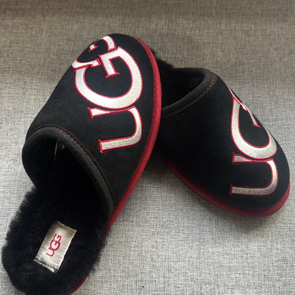 💯Auth NWOT UGGS SLEEPERS UNISEX GREAT GIFT🎄Man/sz 8 Women sz 9